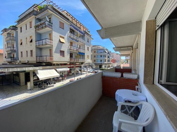 appartamento in vendita a Carrara in zona Marina di Carrara