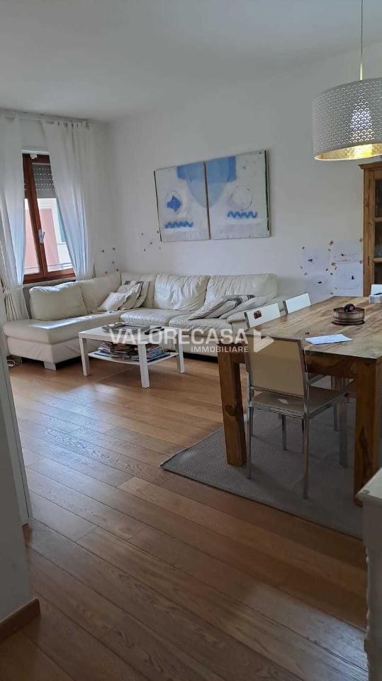 appartamento in vendita a Carrara in zona Marina di Carrara