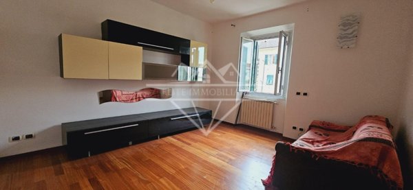 appartamento in vendita a Carrara in zona Marina di Carrara