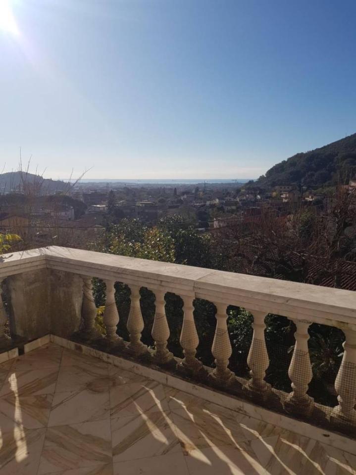 casa indipendente in vendita a Carrara in zona Fossone