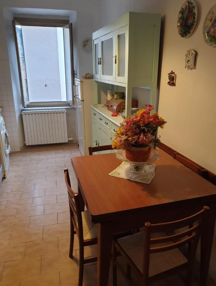 appartamento in vendita a Carrara in zona Sant'Antonio