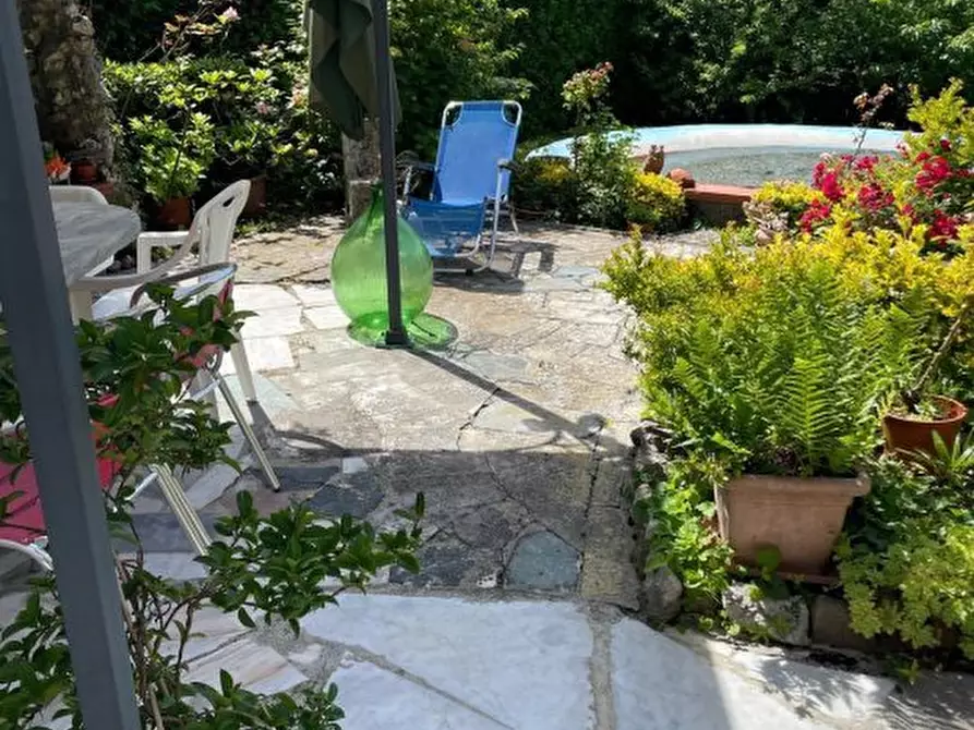 casa semindipendente in vendita a Carrara in zona Bonascola