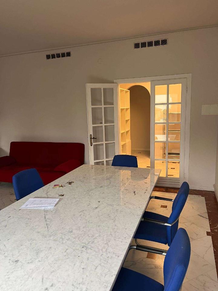 appartamento in vendita a Carrara in zona Marasio