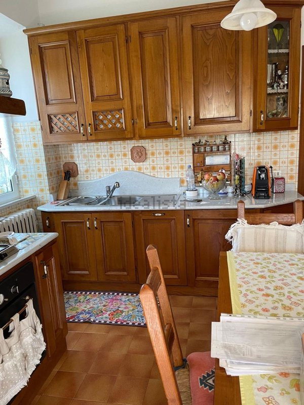 casa indipendente in vendita a Carrara in zona Bonascola