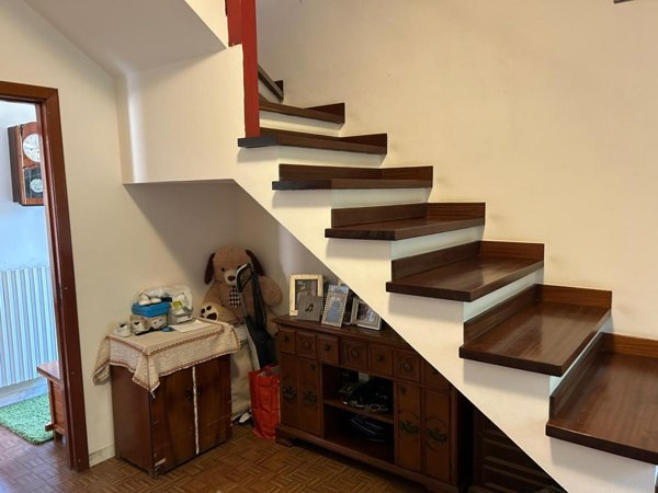 casa indipendente in vendita a Carrara in zona Marina di Carrara