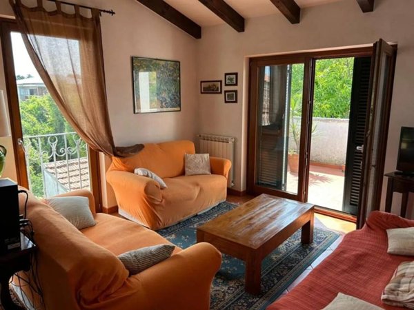 casa indipendente in vendita a Carrara in zona Marina di Carrara