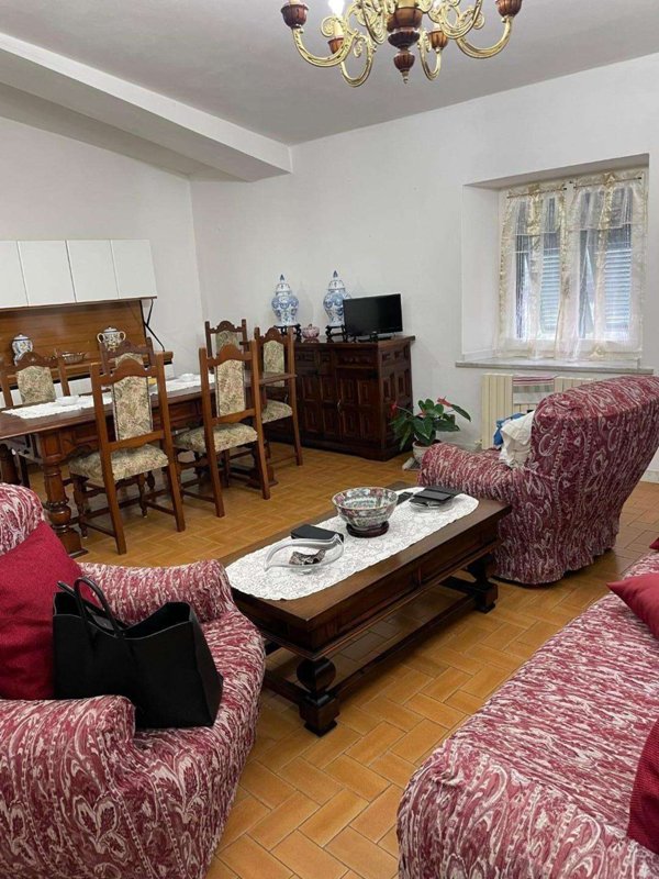 appartamento in vendita a Carrara in zona Torano