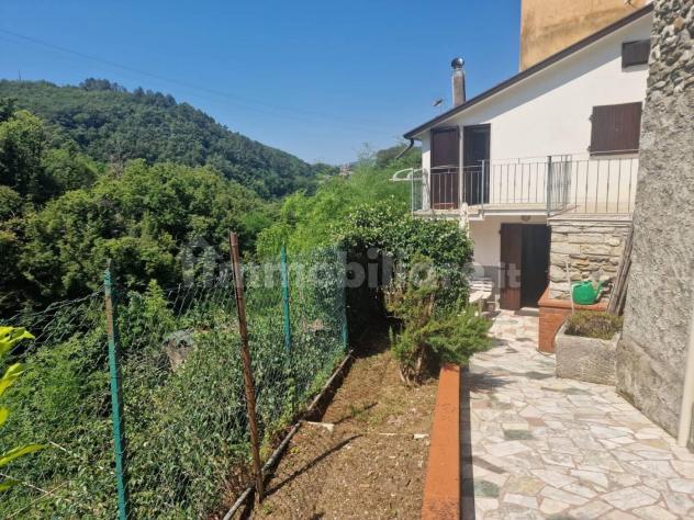 casa indipendente in vendita a Carrara in zona Bedizzano
