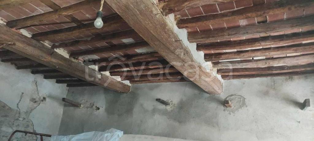 casa indipendente in vendita a Carrara in zona Nazzano