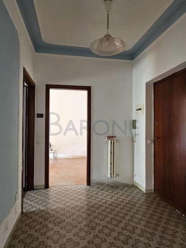 appartamento in vendita a Carrara in zona Marina di Carrara