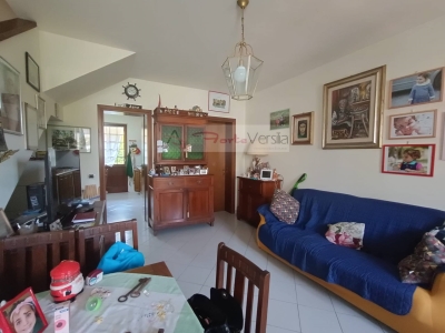 casa indipendente in vendita a Carrara in zona Centro Città