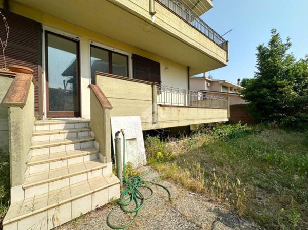 casa indipendente in vendita a Carrara in zona Marina di Carrara