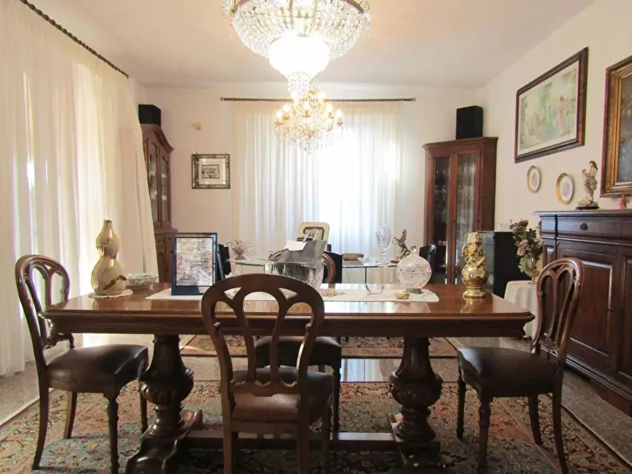 casa indipendente in vendita a Carrara in zona Marina di Carrara