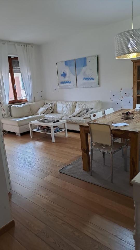 appartamento in vendita a Carrara in zona Marina di Carrara