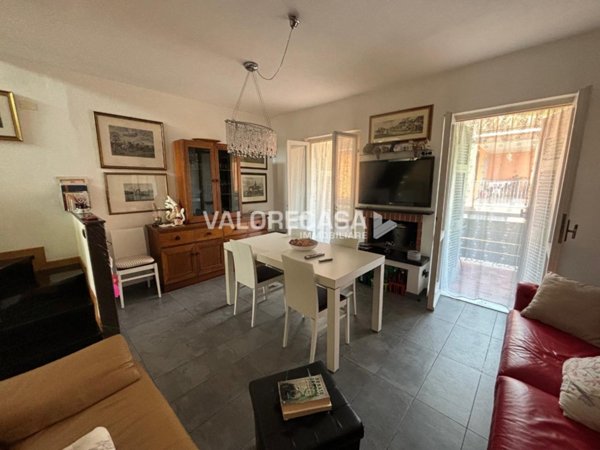 casa indipendente in vendita a Carrara in zona Fossone