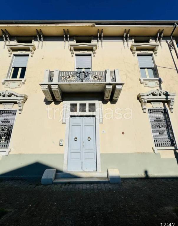 casa indipendente in vendita a Carrara in zona Marina di Carrara