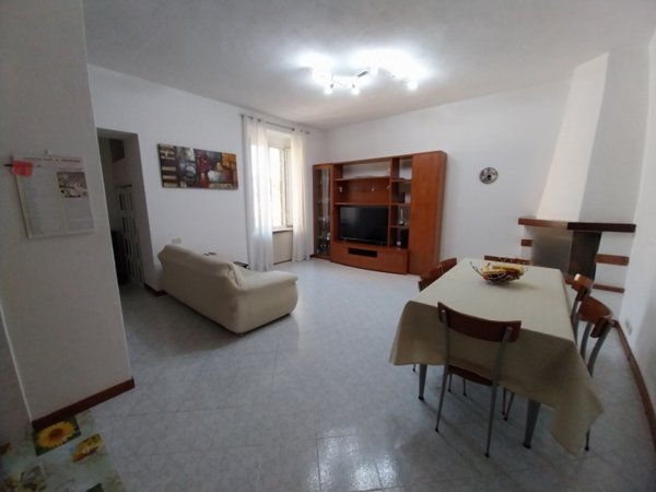 appartamento in vendita a Carrara in zona Avenza