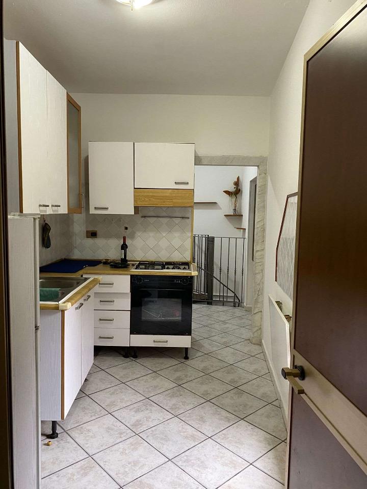 appartamento in vendita a Carrara in zona Codena