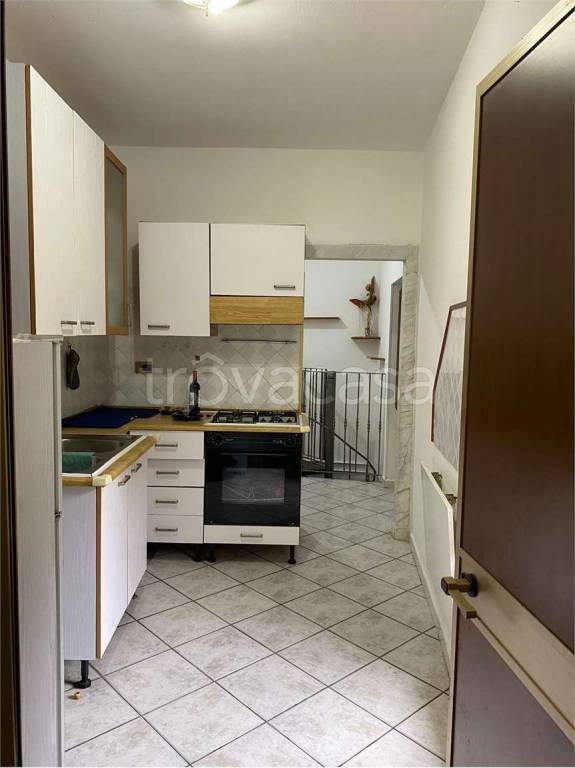 appartamento in vendita a Carrara in zona Codena