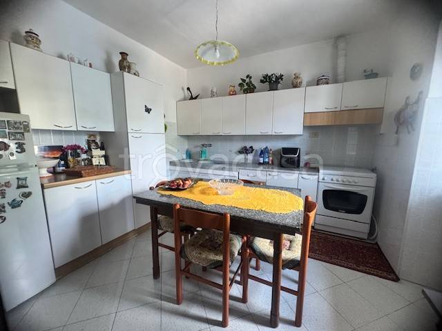 casa indipendente in vendita a Carrara in zona Fossone