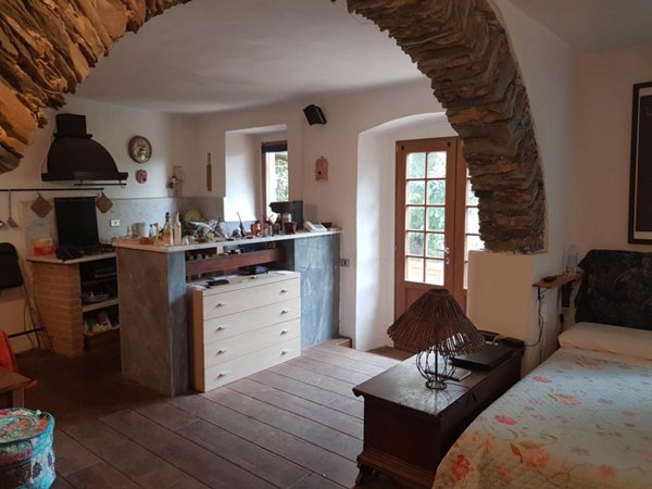 casa indipendente in vendita a Carrara in zona Fossone