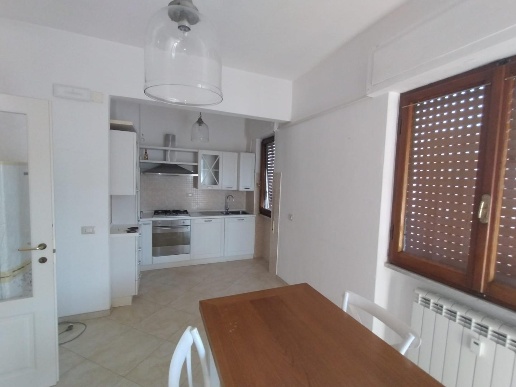 appartamento in vendita a Carrara in zona Avenza