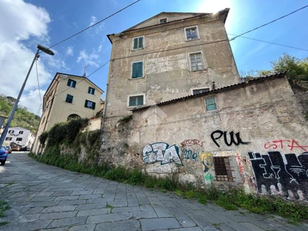 casa indipendente in vendita a Carrara