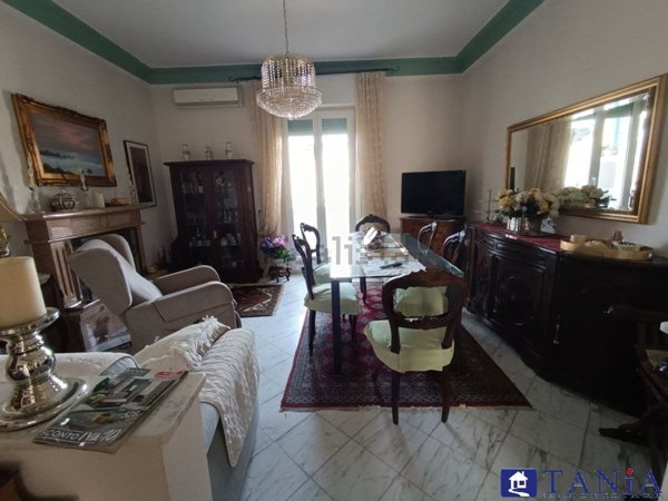 appartamento in vendita a Carrara in zona Marina di Carrara