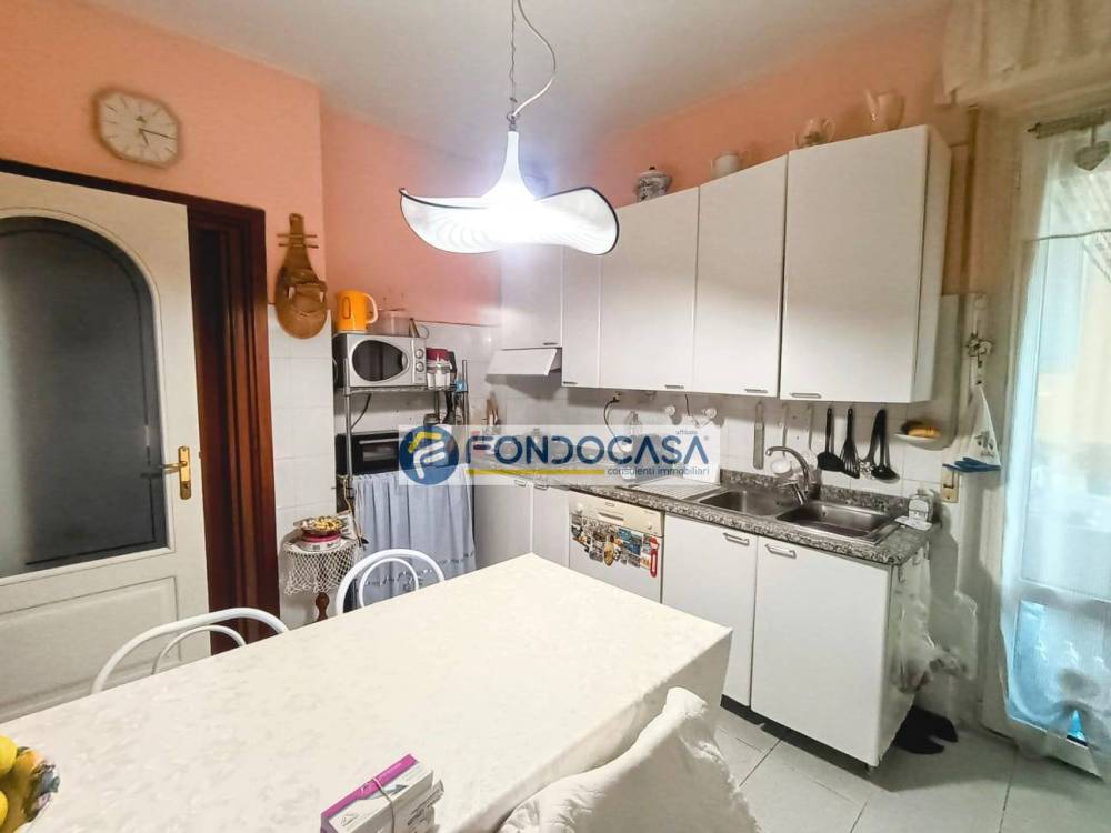 appartamento in vendita a Carrara in zona Marina di Carrara