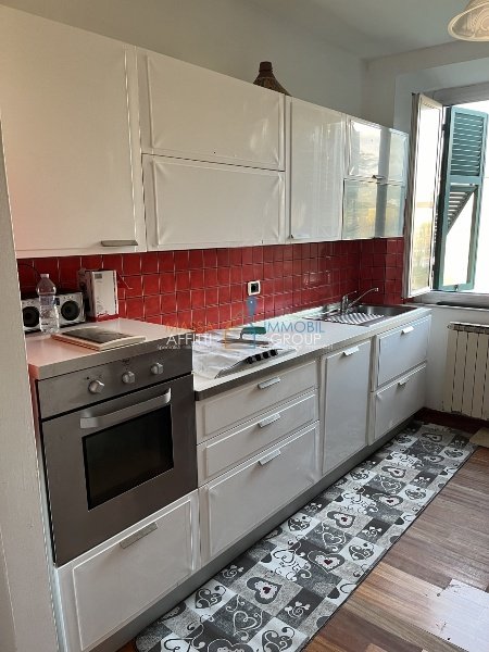 appartamento in vendita a Carrara in zona Avenza