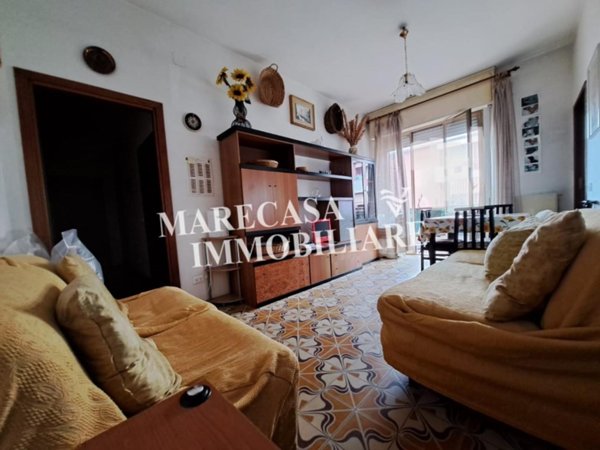 appartamento in vendita a Carrara in zona Marina di Carrara