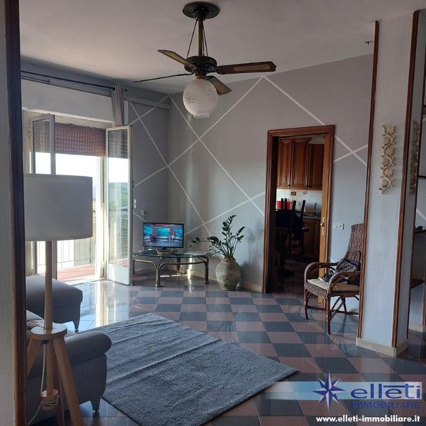 appartamento in vendita a Carrara in zona Avenza