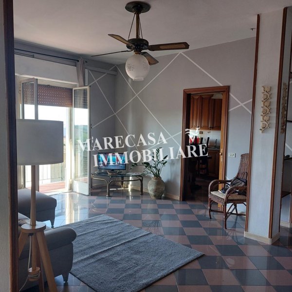 appartamento in vendita a Carrara in zona Avenza