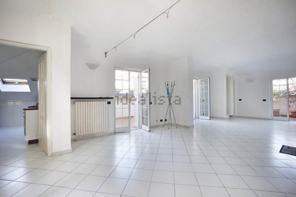 appartamento in vendita a Carrara in zona Centro Città