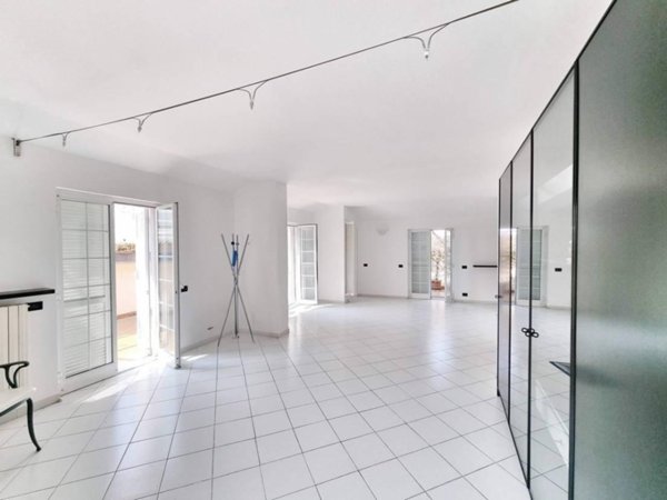 appartamento in vendita a Carrara in zona Marina di Carrara