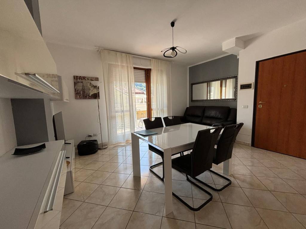 appartamento in vendita a Carrara in zona Centro Città