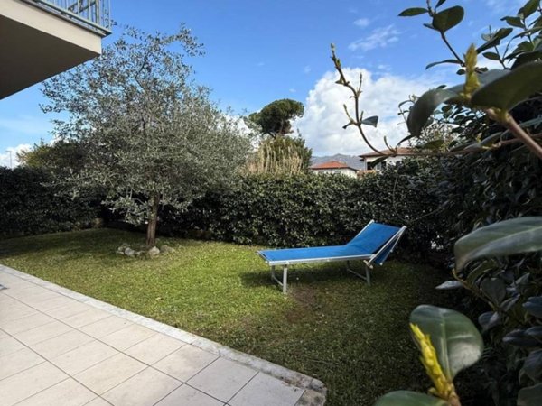 appartamento in vendita a Carrara in zona Marina di Carrara
