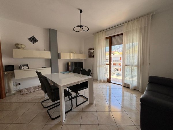 appartamento in vendita a Carrara in zona Centro Città