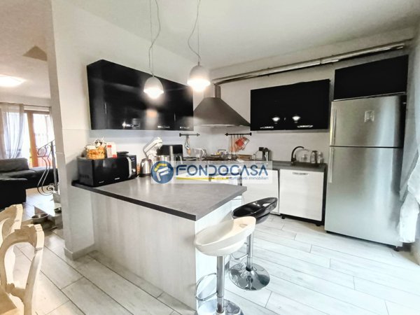 casa indipendente in vendita a Carrara in zona Avenza