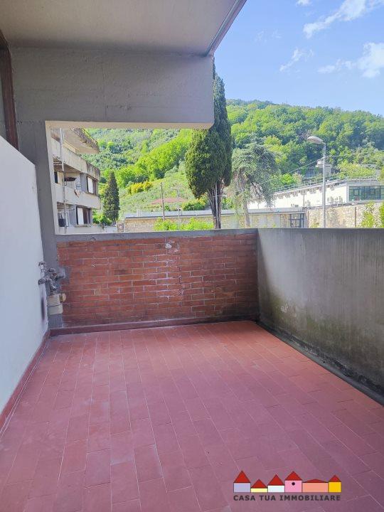 appartamento in vendita a Carrara in zona Stadio