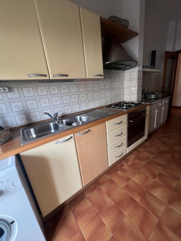 appartamento in vendita a Carrara in zona Avenza
