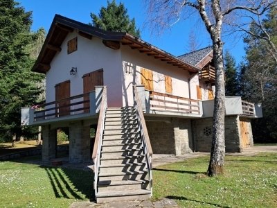 casa indipendente in vendita a Carrara
