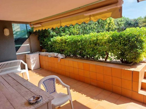 appartamento in vendita a Carrara in zona Marina di Carrara