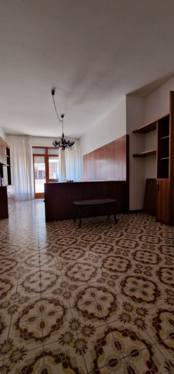 appartamento in vendita a Carrara in zona Avenza