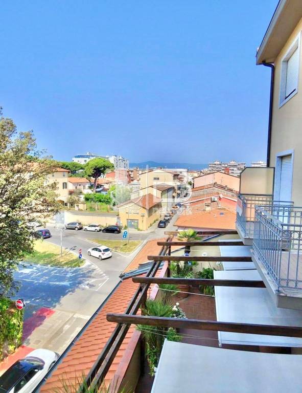 appartamento in vendita a Carrara in zona Marina di Carrara