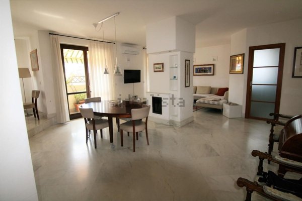 appartamento in vendita a Carrara in zona Marina di Carrara