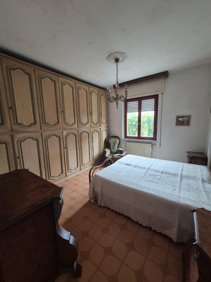appartamento in vendita a Carrara in zona Marina di Carrara