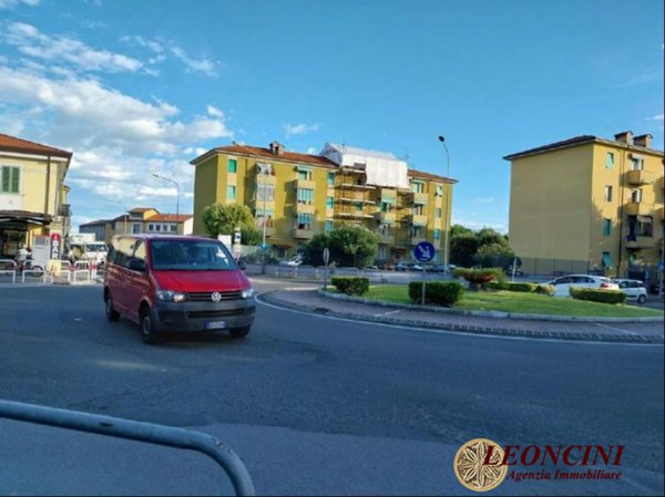 appartamento in vendita a Carrara in zona Avenza