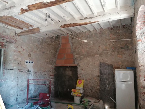 casa indipendente in vendita a Carrara in zona Avenza
