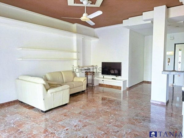 appartamento in vendita a Carrara in zona Marina di Carrara